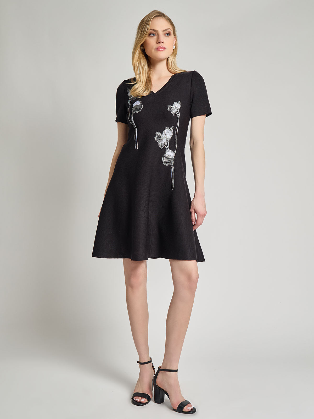 Misook Fit And Flare Embroidered Dress - Black/White