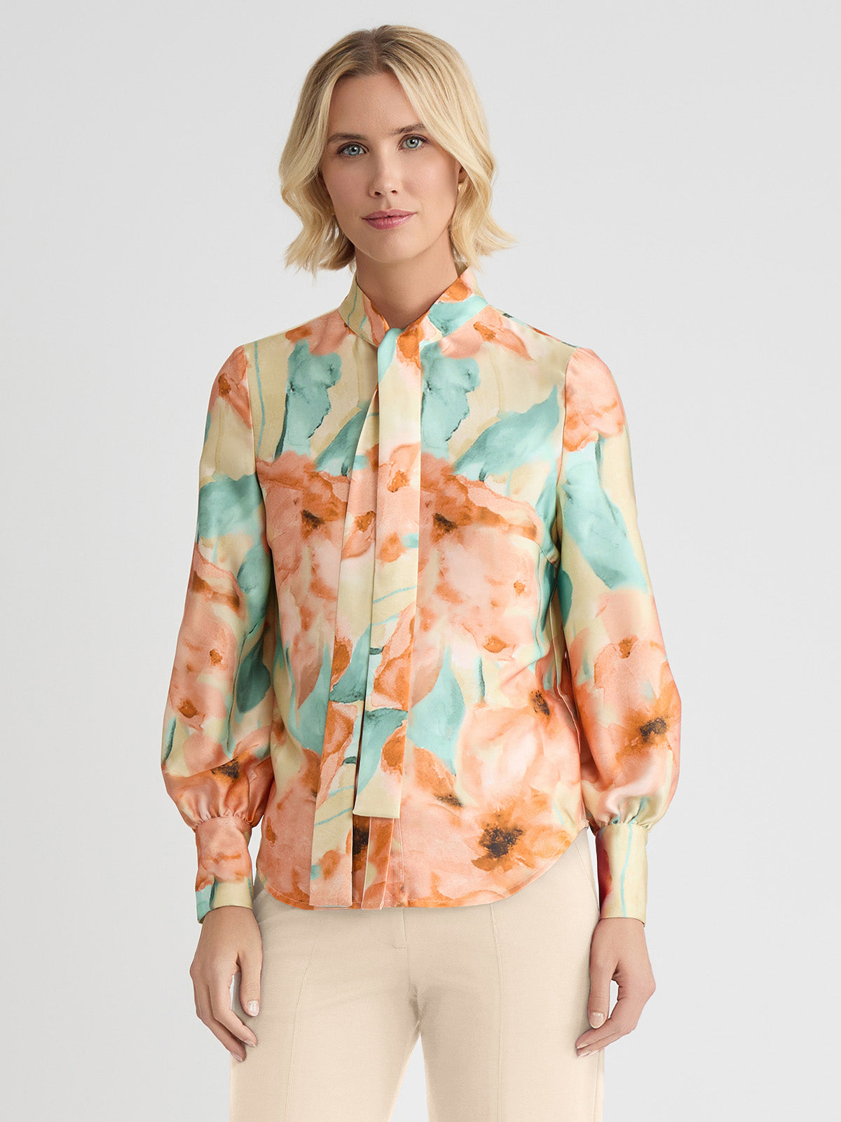トップス Mame Flower Hand-Printed Crepe Blouse Floral Printed Crepe de Chine Blouse