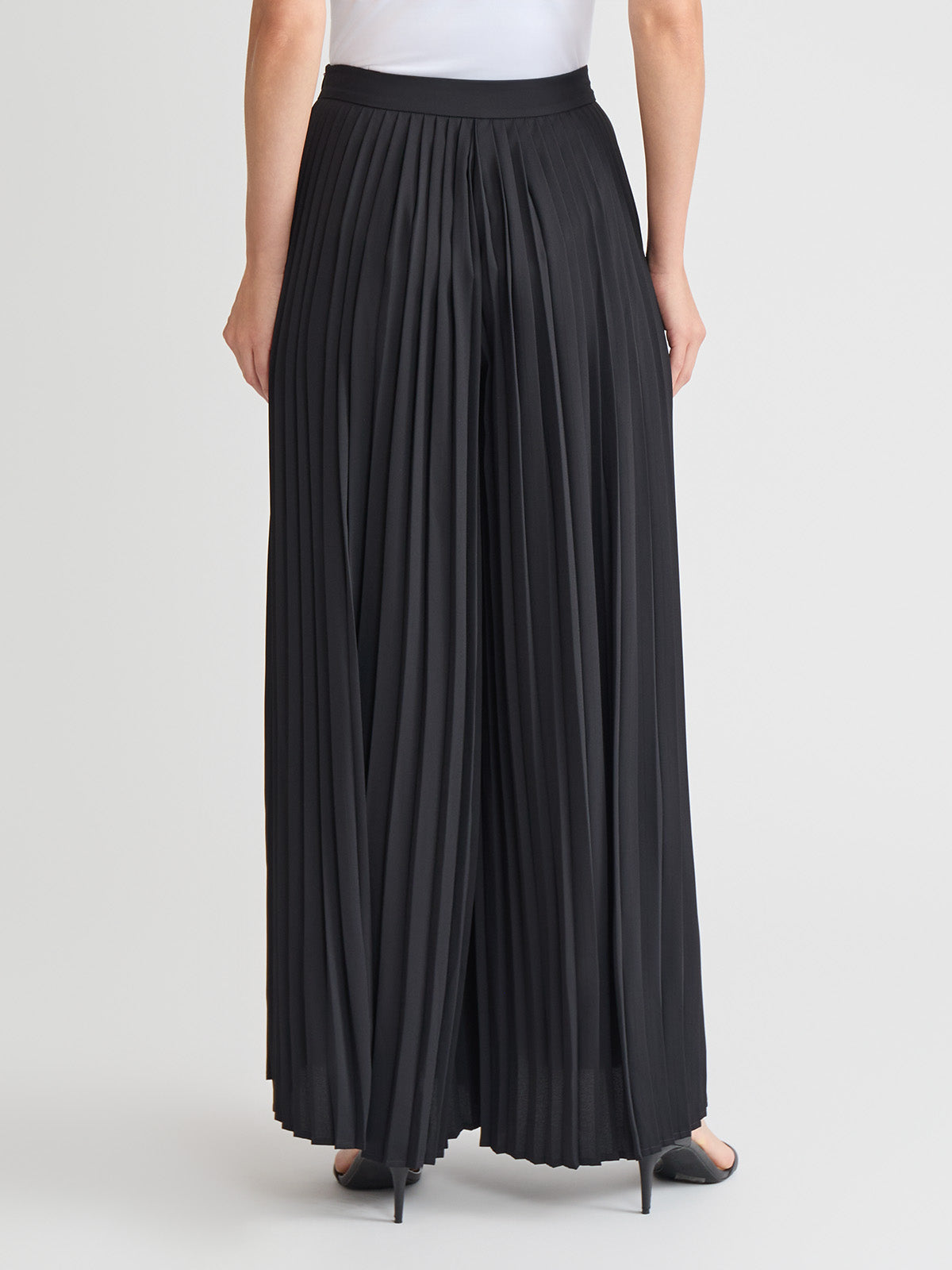 PALAZZO de ひ! (Palazzo de Pyu!) Pleated Palazzo Crepe de Chine Flared Pant