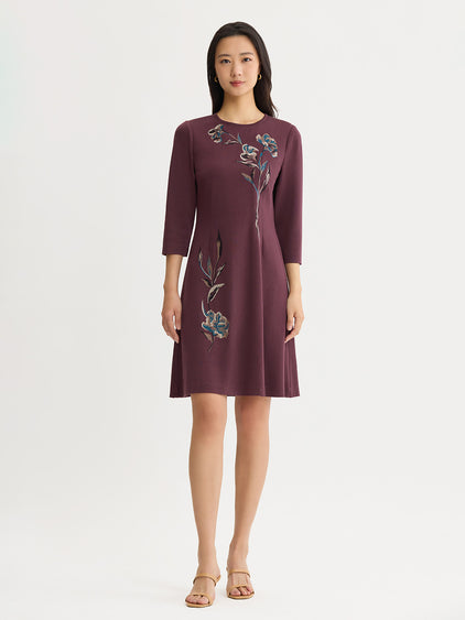 embroidered knit dresses Mahogany/Stardust/Charmeuse/Biscotti/Black / S Striking sequin embroidered starfish Size:Coat size 50 microcategory:Midi Dresses A-Line/Princess Strapless Satin Evening